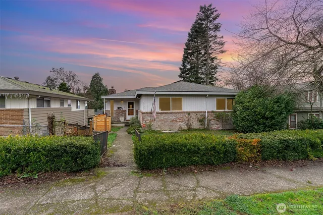 $4,500 | 6525 39th Avenue Southwest, Seattle, WA 98136