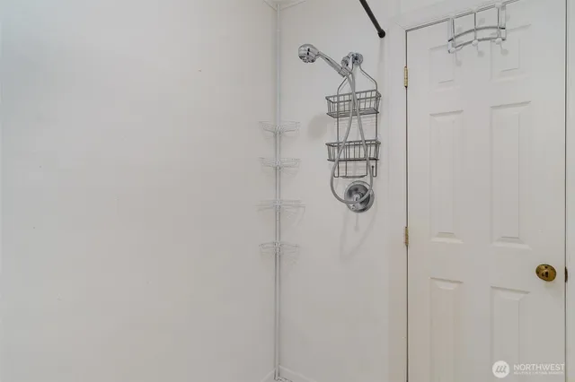 $4,500 | 6525 39th Avenue Southwest, Seattle, WA 98136