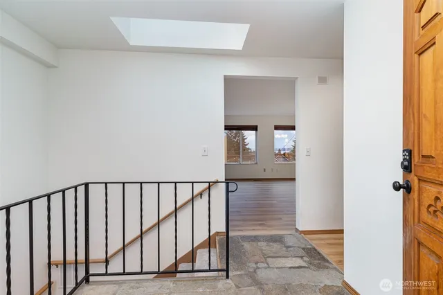 $4,500 | 6525 39th Avenue Southwest, Seattle, WA 98136