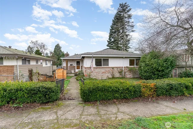 $4,500 | 6525 39th Avenue Southwest, Seattle, WA 98136