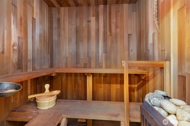 $4,500 | 6525 39th Avenue Southwest, Seattle, WA 98136