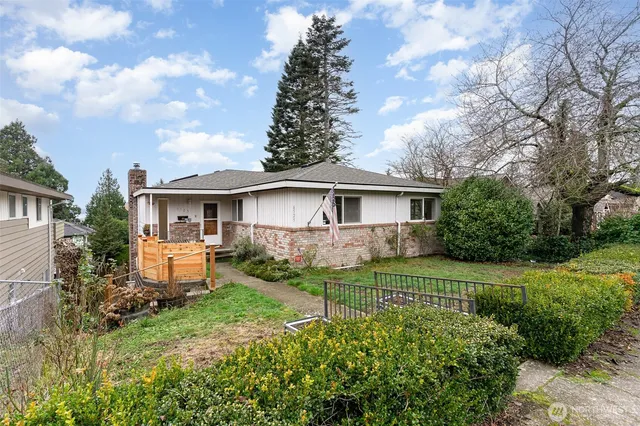 $4,500 | 6525 39th Avenue Southwest, Seattle, WA 98136