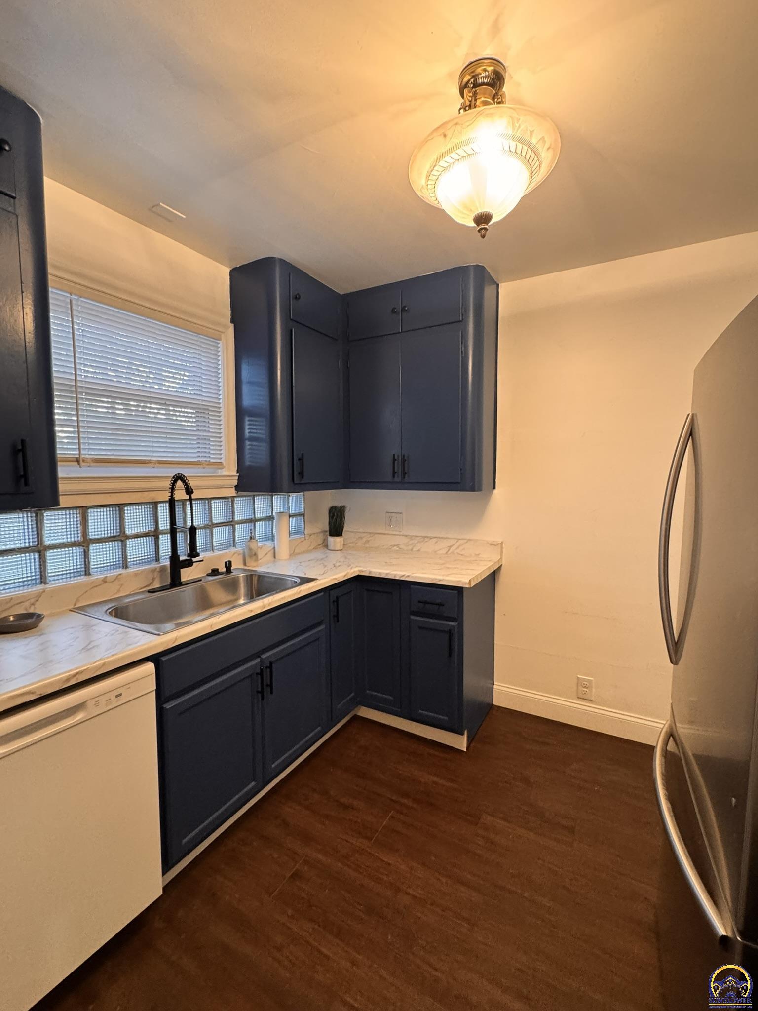 317 Southwest Hillside Drive Topeka, KS 66611 - Photo 11 of 50