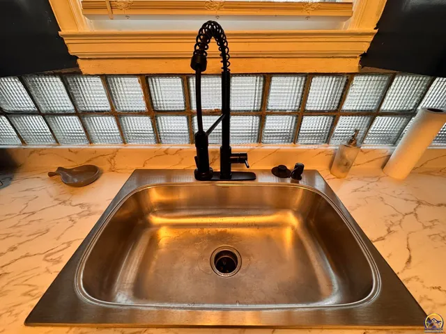 $184,500 | 317 Southwest Hillside Drive, Topeka, KS 66611