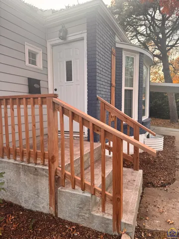 $184,500 | 317 Southwest Hillside Drive, Topeka, KS 66611