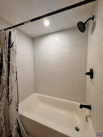 $184,500 | 317 Southwest Hillside Drive, Topeka, KS 66611