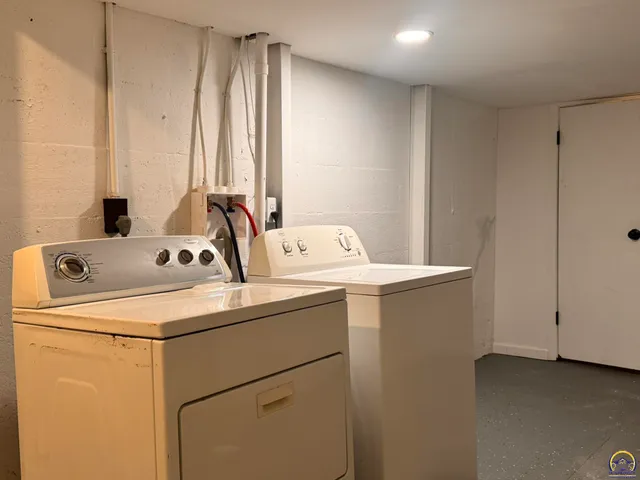 $184,500 | 317 Southwest Hillside Drive, Topeka, KS 66611