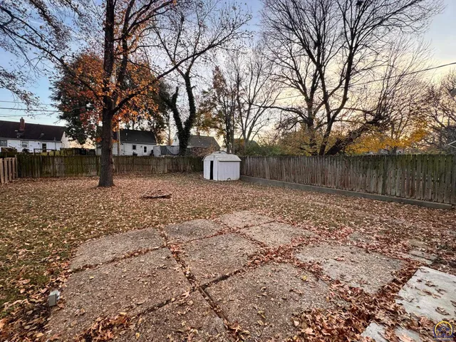 $184,500 | 317 Southwest Hillside Drive, Topeka, KS 66611