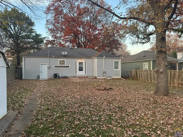 $184,500 | 317 Southwest Hillside Drive, Topeka, KS 66611