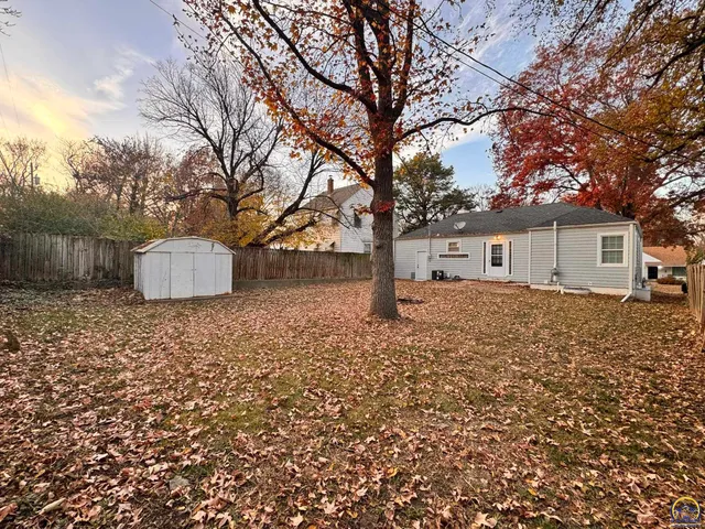 $184,500 | 317 Southwest Hillside Drive, Topeka, KS 66611