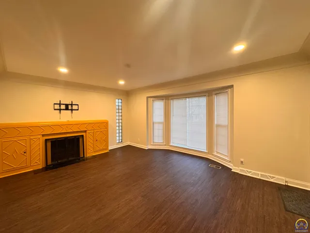 $184,500 | 317 Southwest Hillside Drive, Topeka, KS 66611