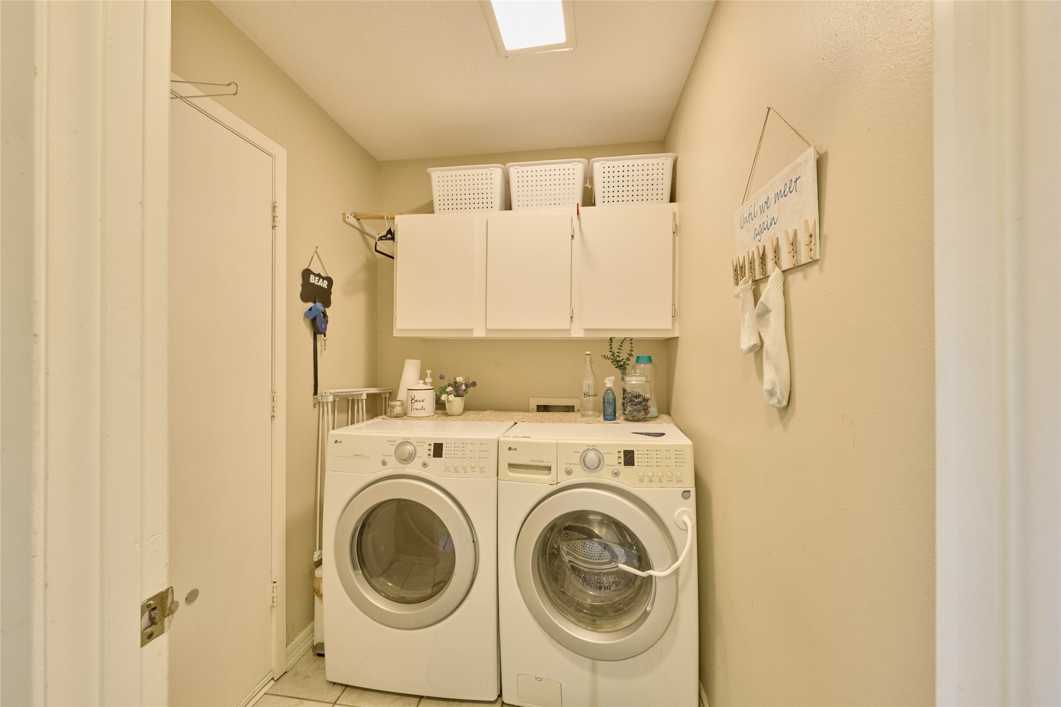 39 Regency Point Montgomery, TX 77356 - Photo 13 of 43 a utility room with dryer and washer