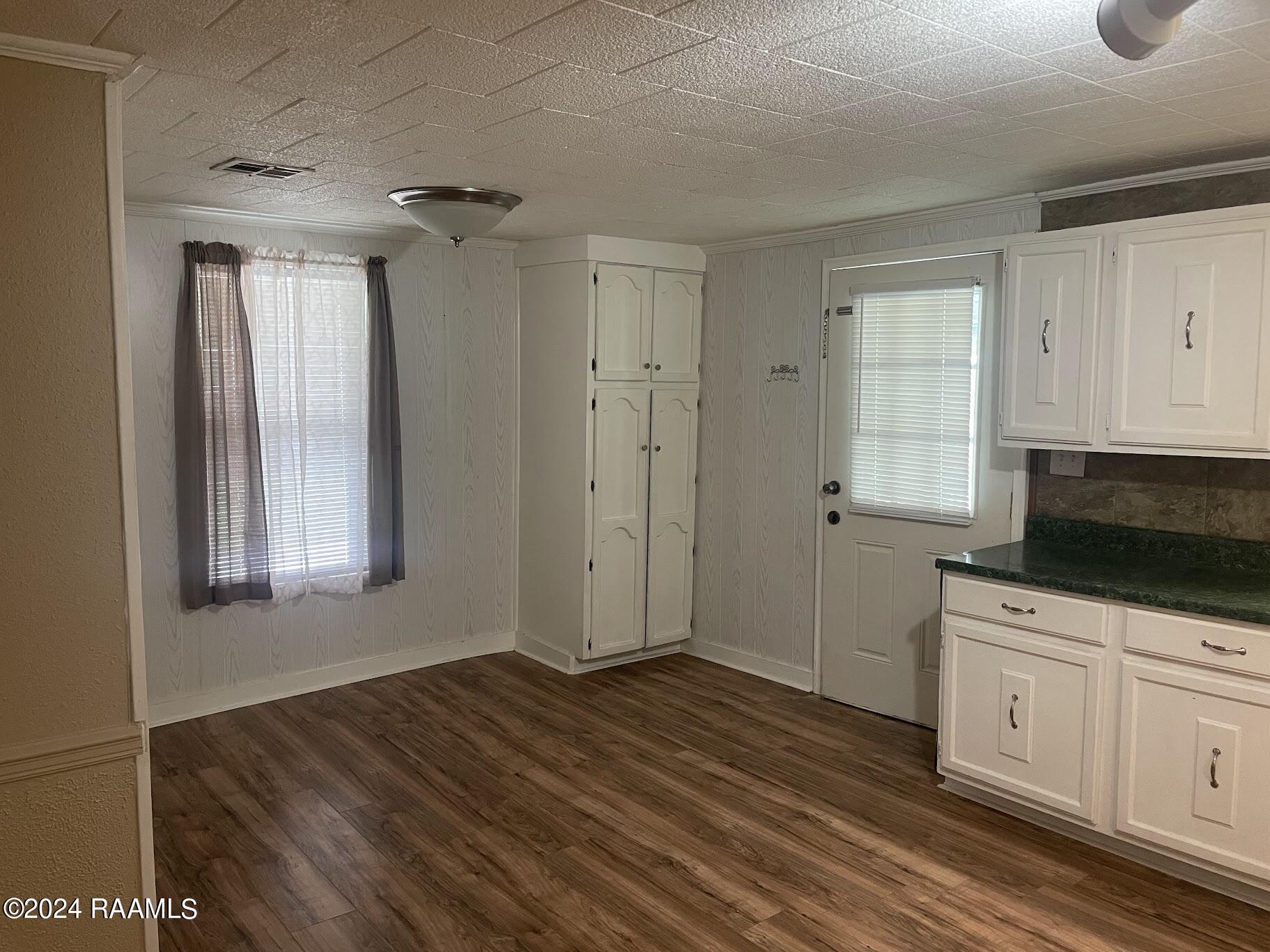 cajun kit door pantry