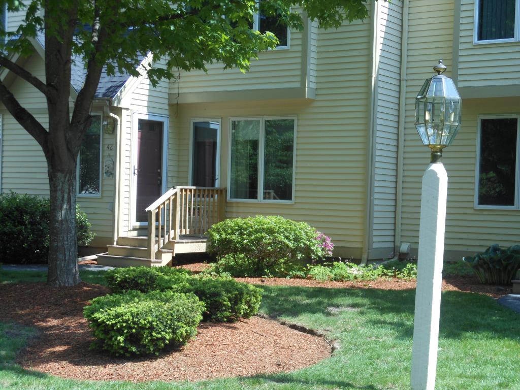 42 Preston Field Road, Unit 42 Nashua, NH 03064 - Photo 1 of 22