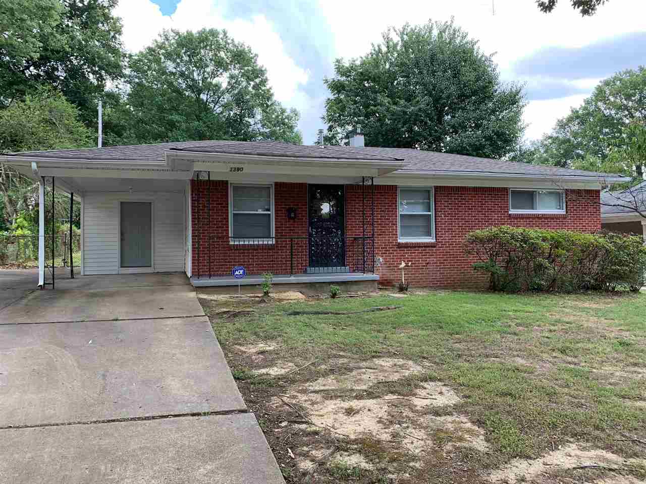 1390 Whitewater Road Memphis, TN 38117 - Photo 1 of 17 Gallery Image 1
