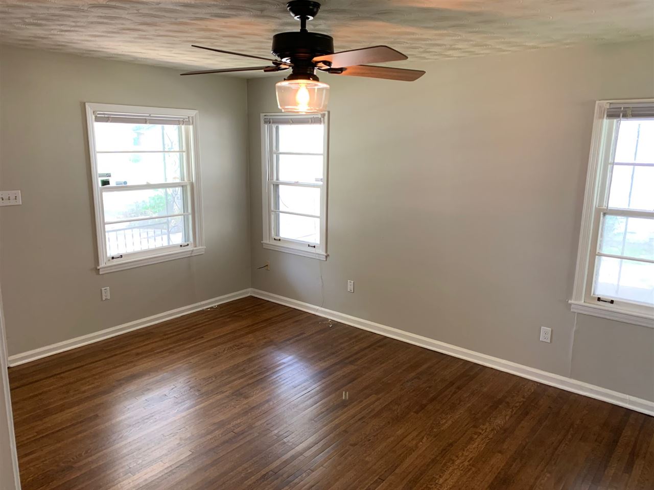1390 Whitewater Road Memphis, TN 38117 - Photo 3 of 17 Gallery Image 3