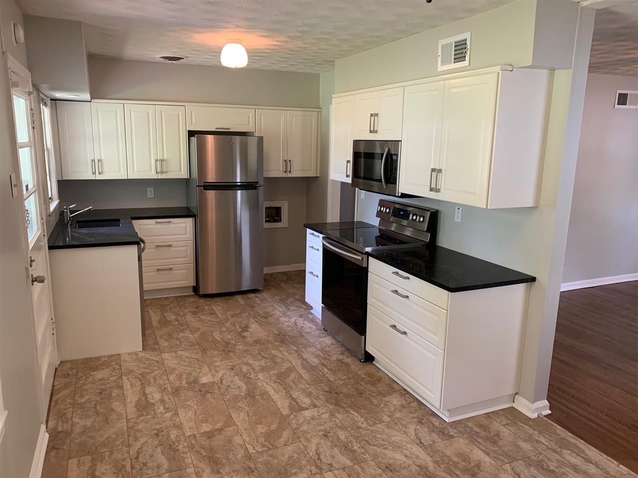 1390 Whitewater Road Memphis, TN 38117 - Photo 5 of 17 Gallery Image 5