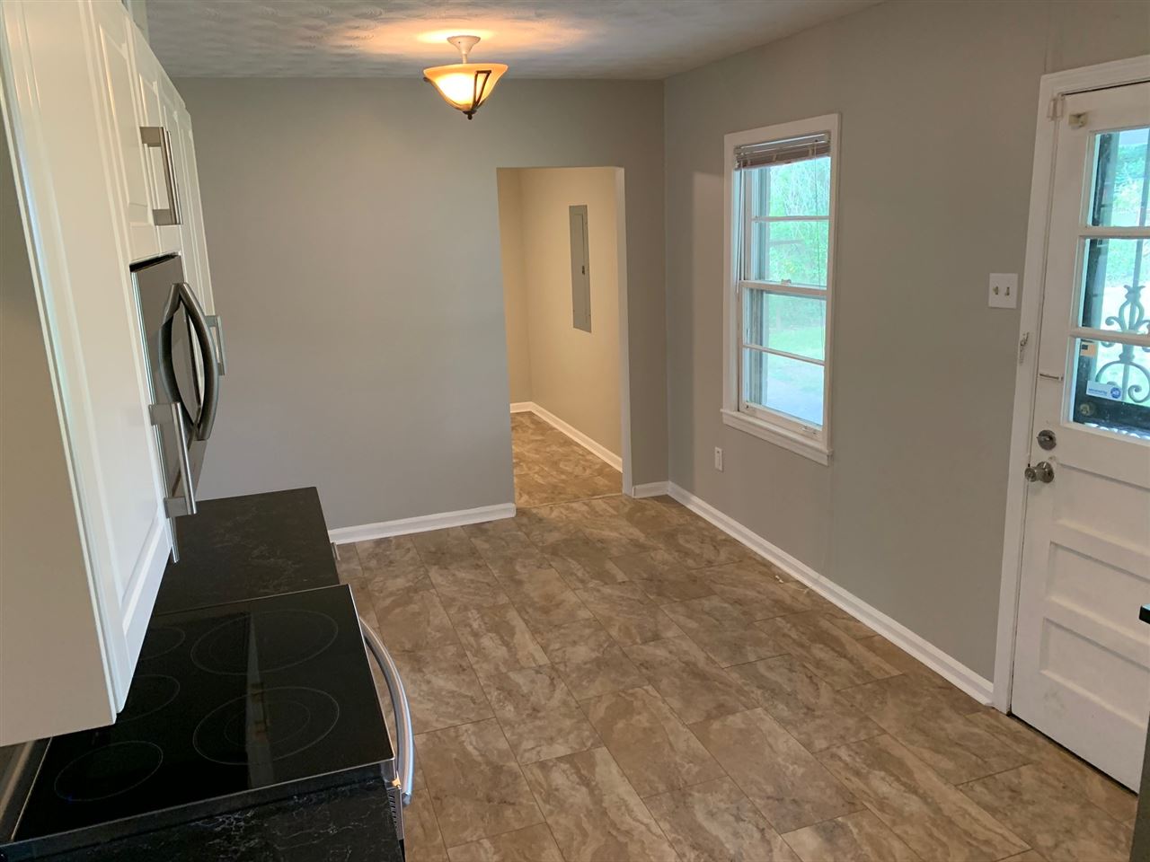 1390 Whitewater Road Memphis, TN 38117 - Photo 7 of 17 Gallery Image 7