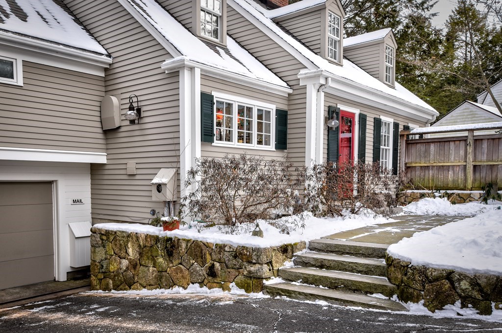 14 Woodridge Road Wellesley, MA 02482 - Photo 2 of 36