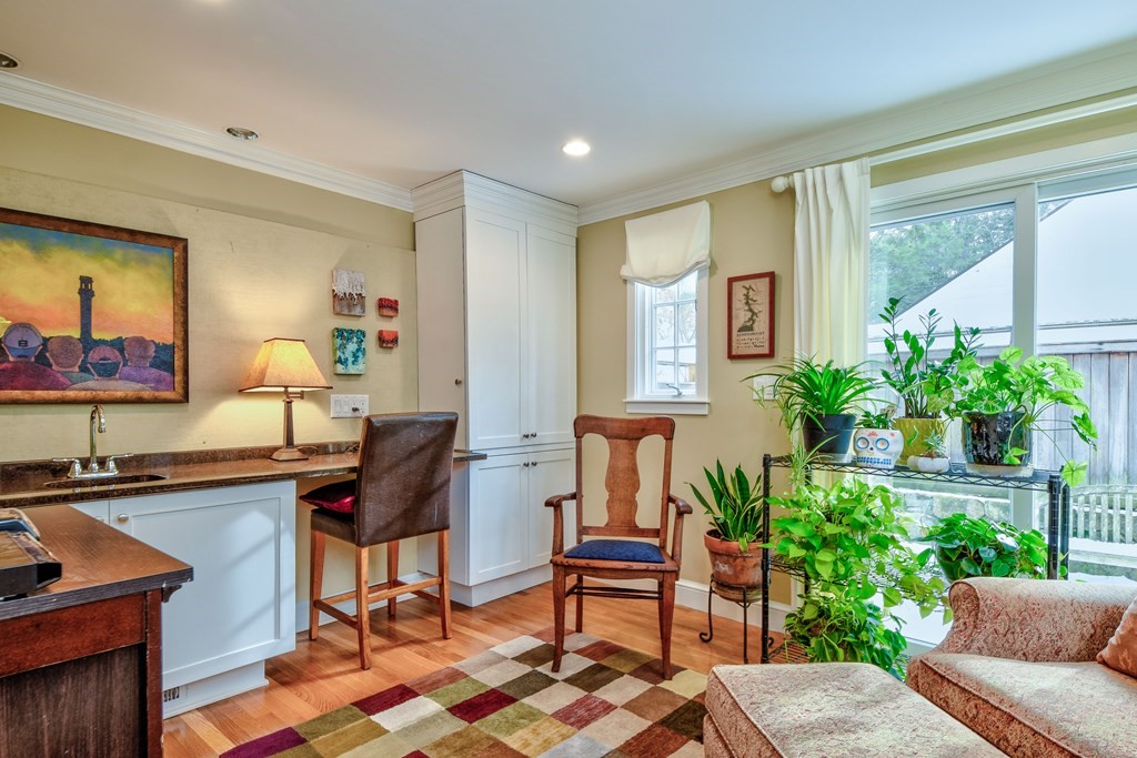 14 Woodridge Road Wellesley, MA 02482 - Photo 4 of 36