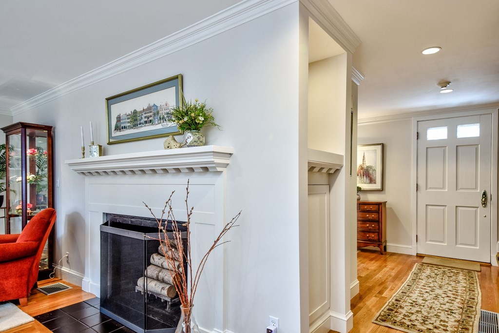 14 Woodridge Road Wellesley, MA 02482 - Photo 7 of 36