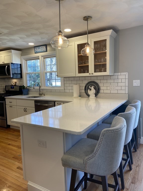 260 Marked Tree Road Holliston, MA 01746 - Photo 3 of 28