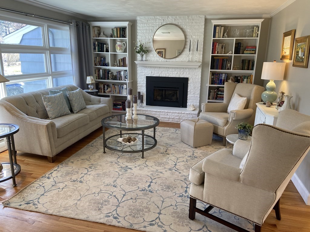 260 Marked Tree Road Holliston, MA 01746 - Photo 10 of 28