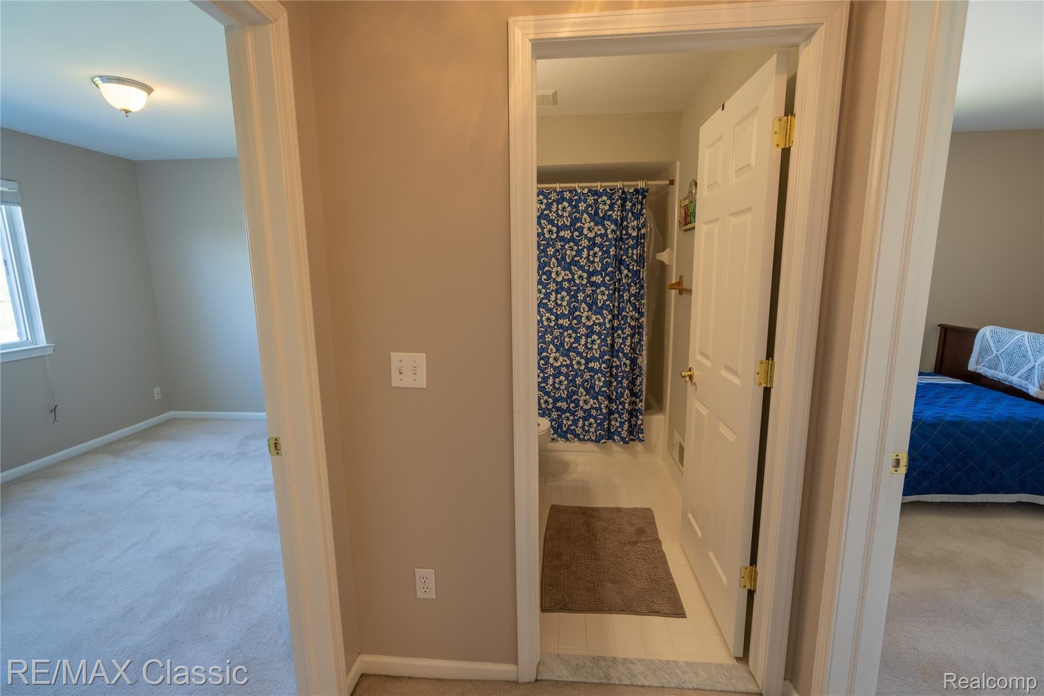 8178 Jeremy Road Belleville, MI 48111 - Photo 23 of 26 upstairs full bath.jpg