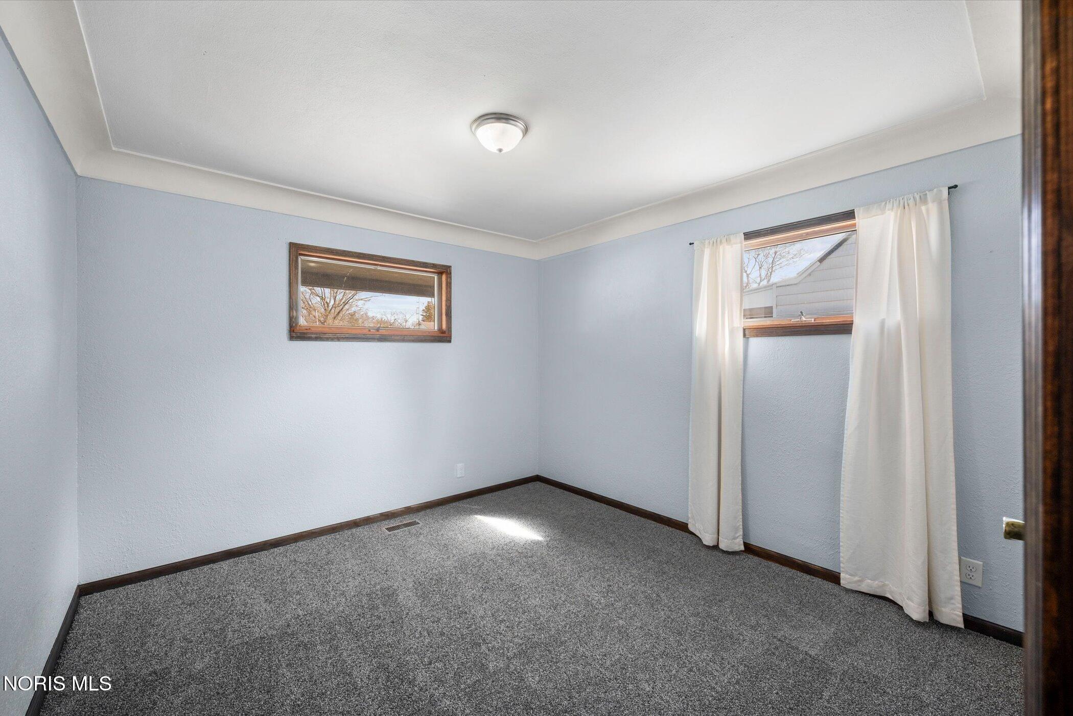 3237 Waldmar Road Toledo, OH 43615 - Photo 11 of 27 12-DSC2489