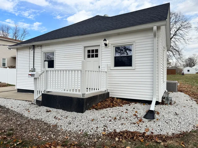 $160,000 | 817 Painter Street, Streator, IL 61364