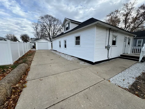 $164,000 | 817 Painter Street, Streator, IL 61364