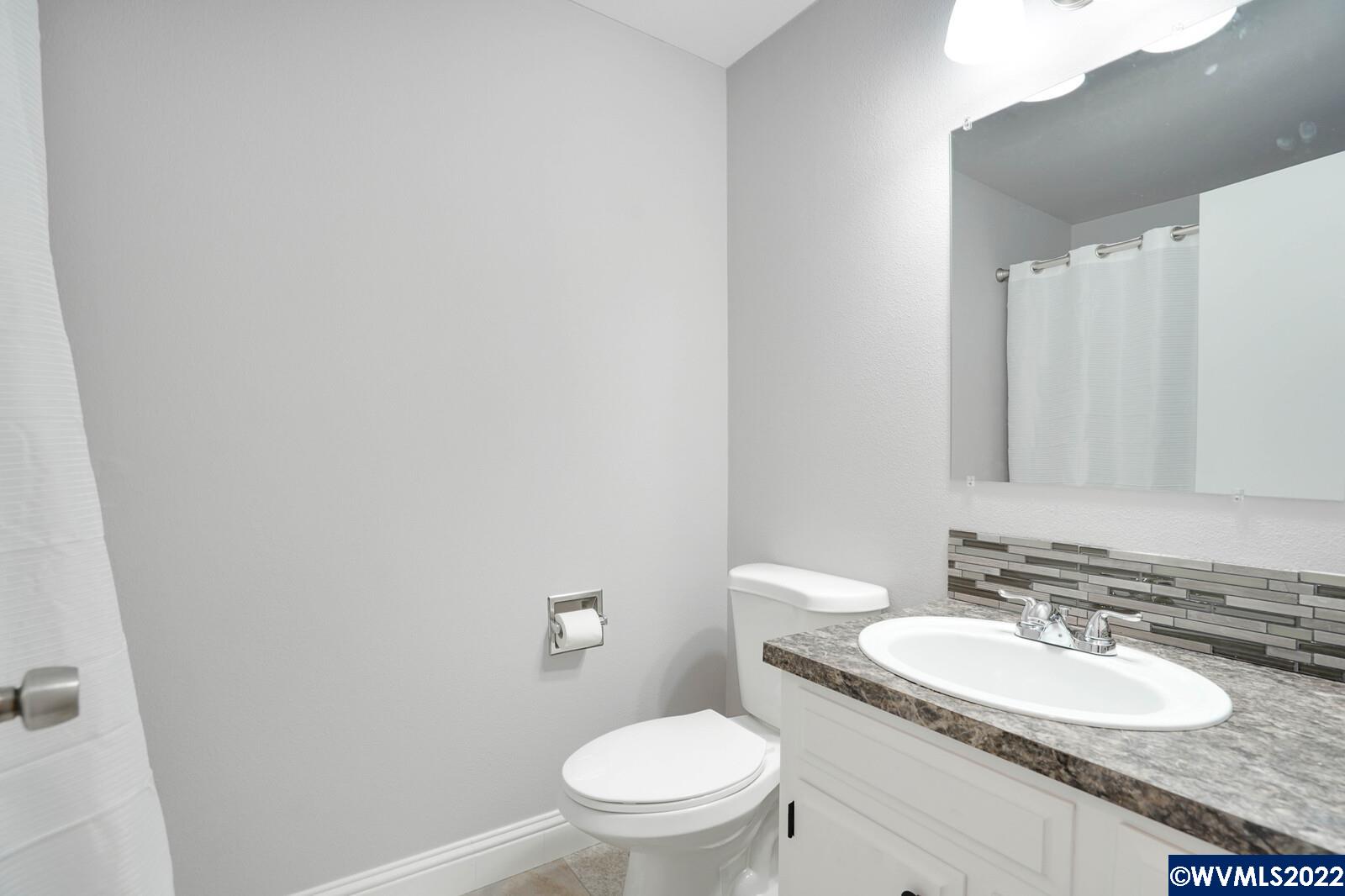 1124 Sharon Loop Southeast Salem, OR 97306 - Photo 24 of 32