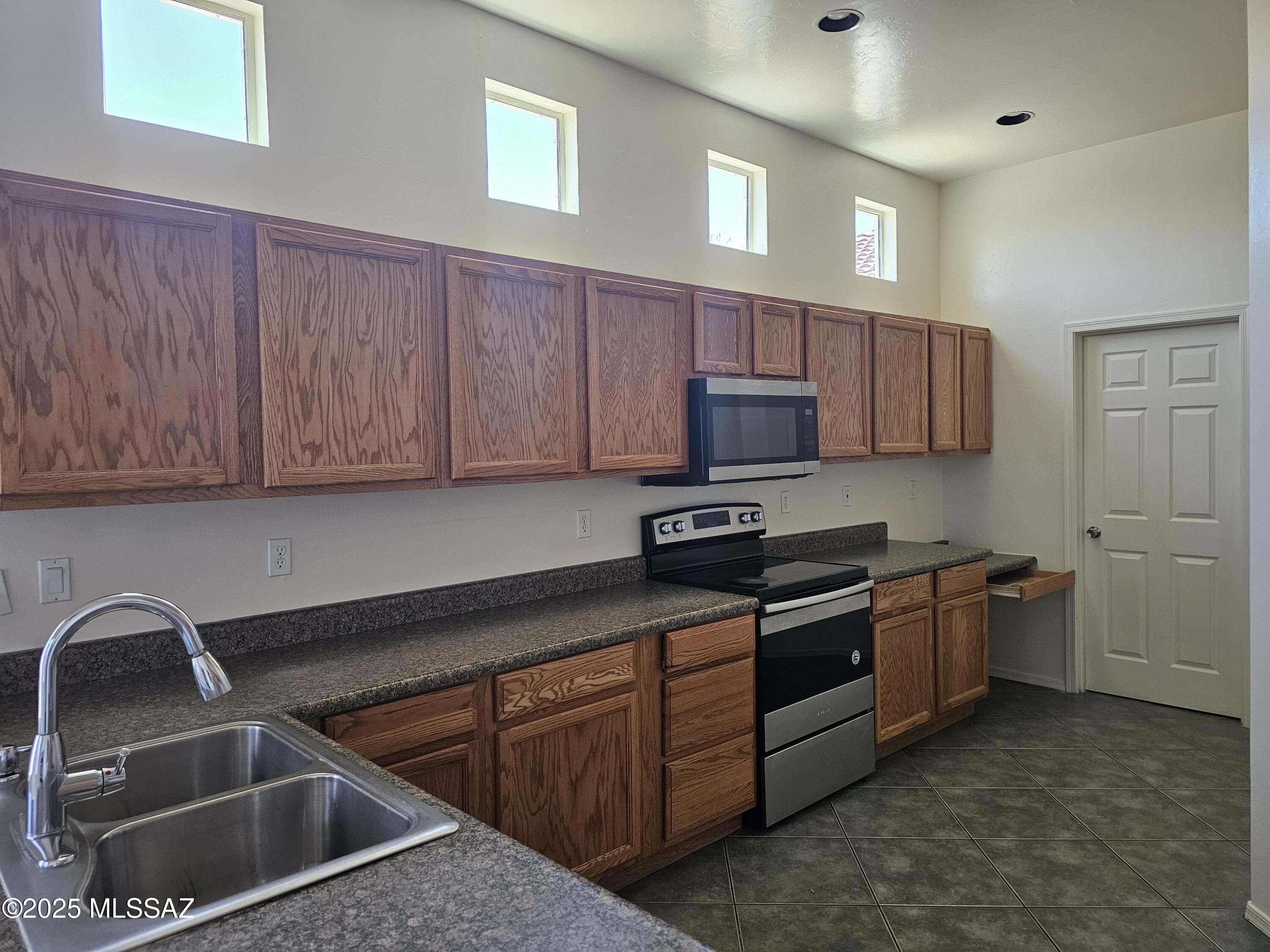 887 Manzanilla Way Rio Rico, AZ 85648 - Photo 23 of 28