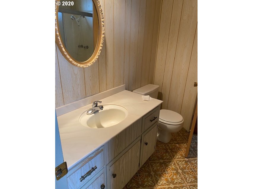 25 Neptune Avenue Springfield, OR 97477 - Photo 5 of 10