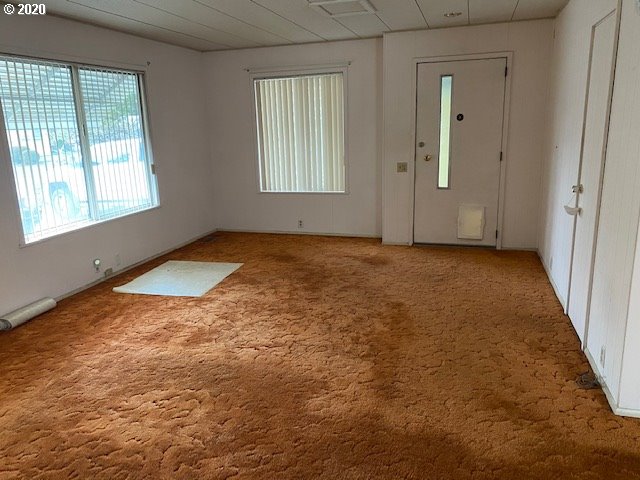 25 Neptune Avenue Springfield, OR 97477 - Photo 7 of 10