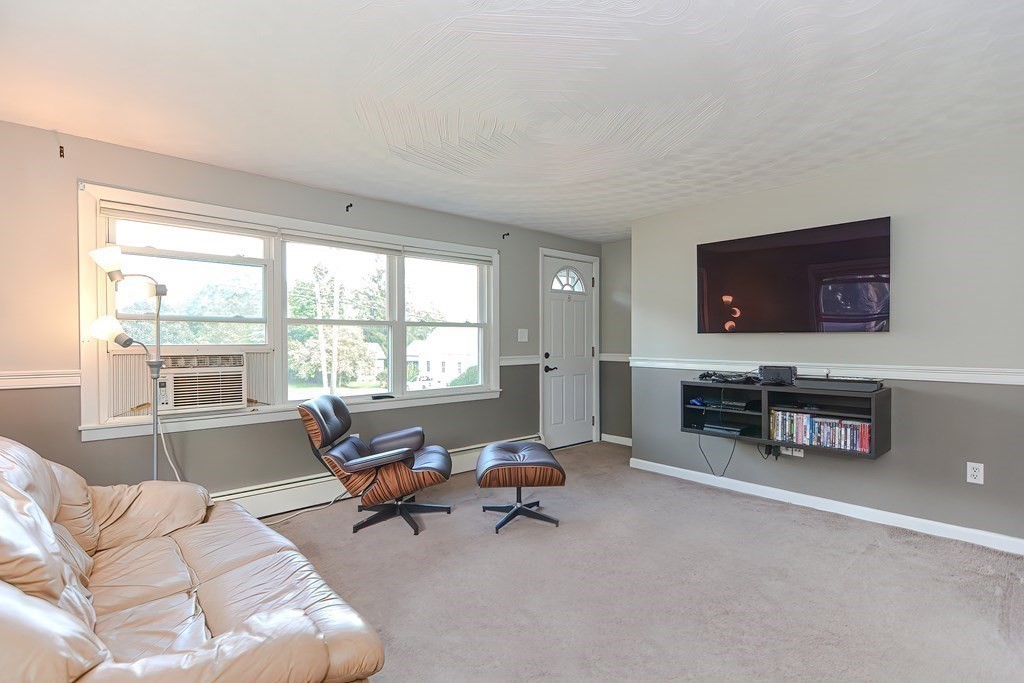 3 Douglas Road Sutton, MA 01590 - Photo 5 of 27