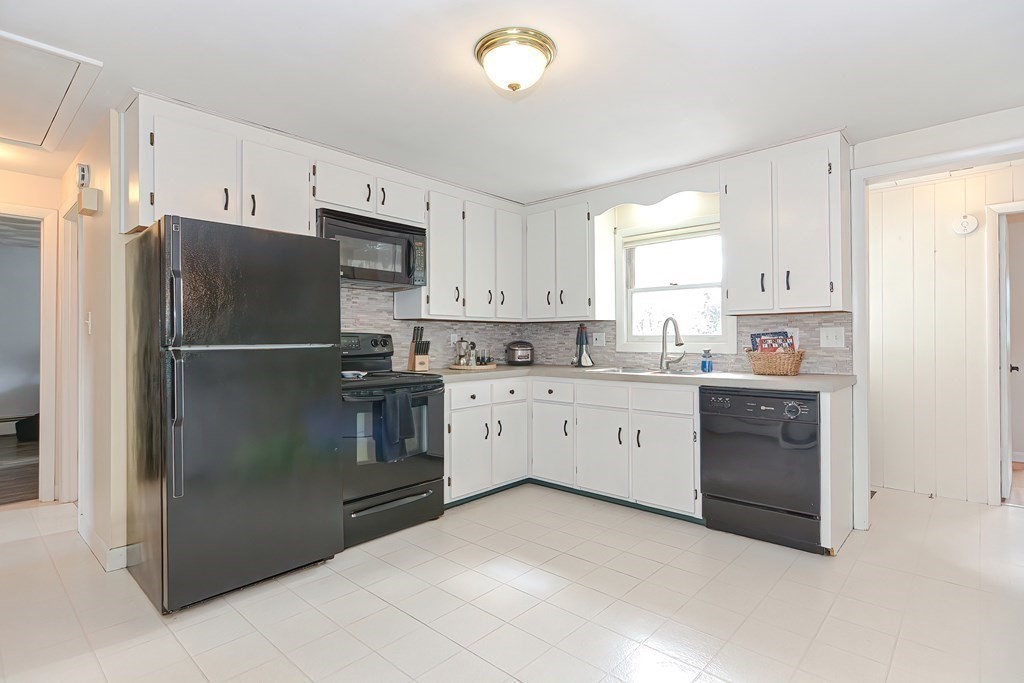 3 Douglas Road Sutton, MA 01590 - Photo 8 of 27