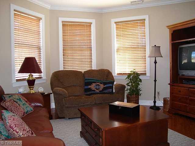 181 Yokley Road Lexington, NC 27295 - Photo 10 of 15 Living Room.