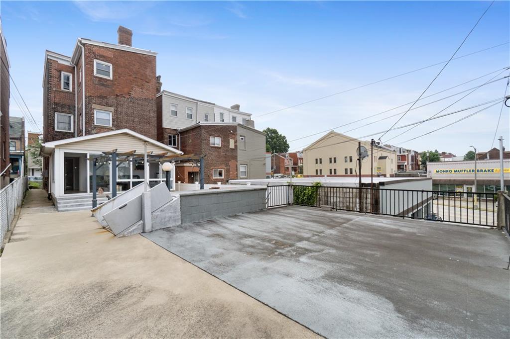 3407 Ward Street Pittsburgh, PA 15213 - Photo 32 of 39 a view of a white building