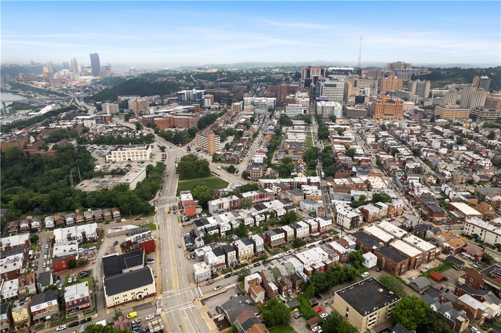 3407 Ward Street Pittsburgh, PA 15213 - Photo 37 of 39 an aerial view of a city with lots of residential buildings