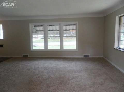 2020 Miller Road Flint, MI 48503 - Photo 49 of 75 20423728-48.JPG