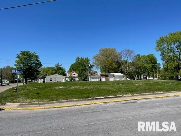 $29,500 | 326 West Adams Road, Macomb, IL 61455