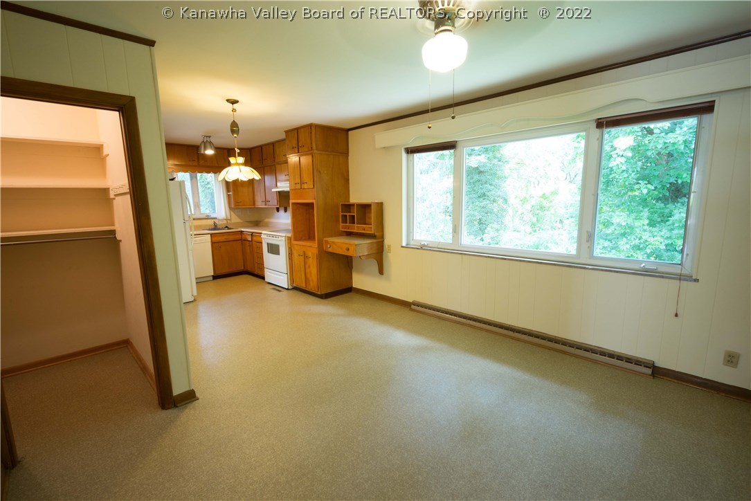 834 Carroll Road Charleston, WV 25314 - Photo 5 of 15 Gallery Image 5