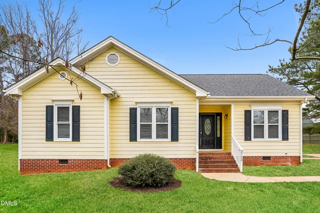 $2,035 | 2120 Colorwood Court, Fuquay-Varina, NC 27526