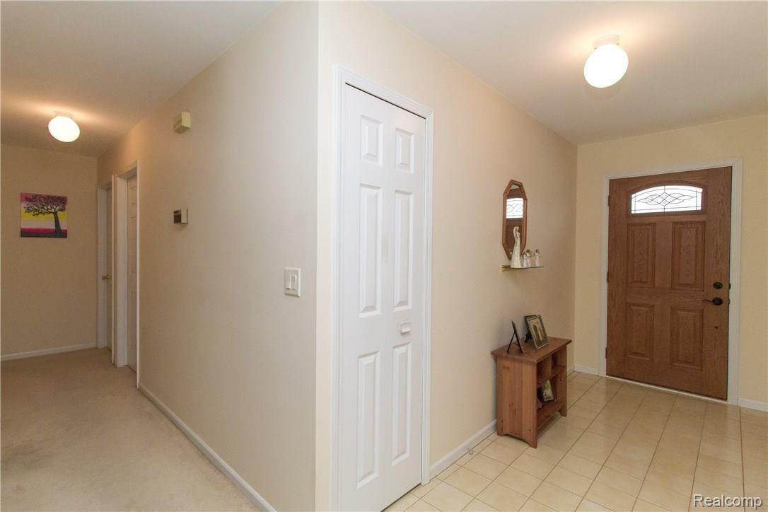 3670 Hazelton Avenue Rochester, MI 48307 - Photo 3 of 49 Entry1.jpg