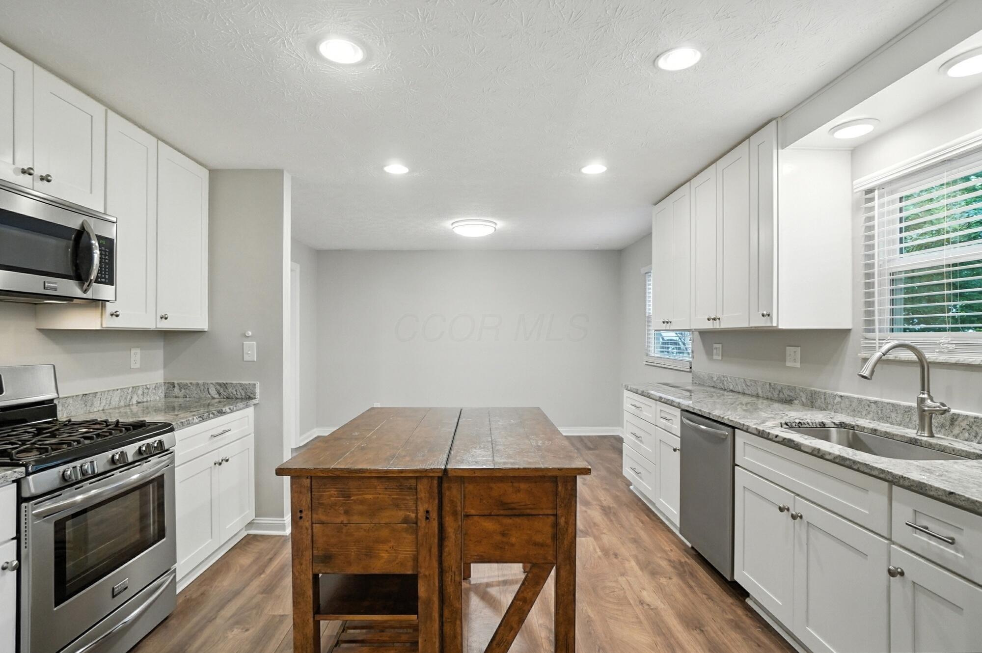 2269 Fishinger Road Upper Arlington, OH 43221 - Photo 21 of 107 stainless steel appliances