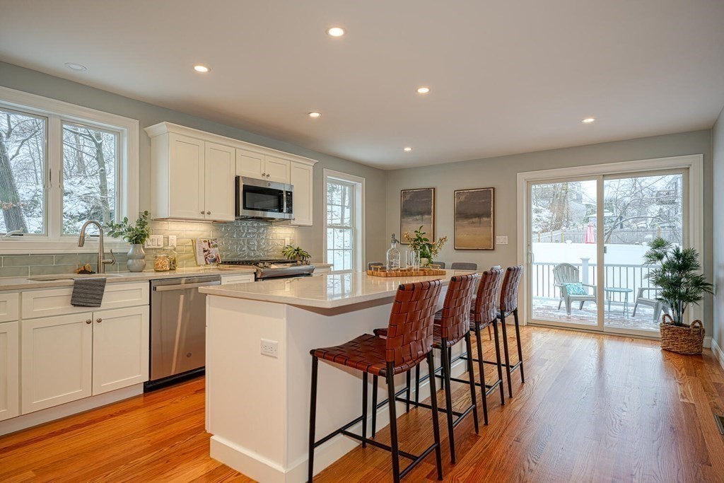 64 R Brattle Street, Unit 1 Arlington, MA 02474 - Photo 5 of 31