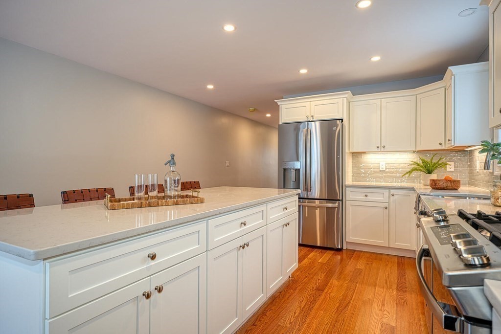 64 R Brattle Street, Unit 1 Arlington, MA 02474 - Photo 7 of 31