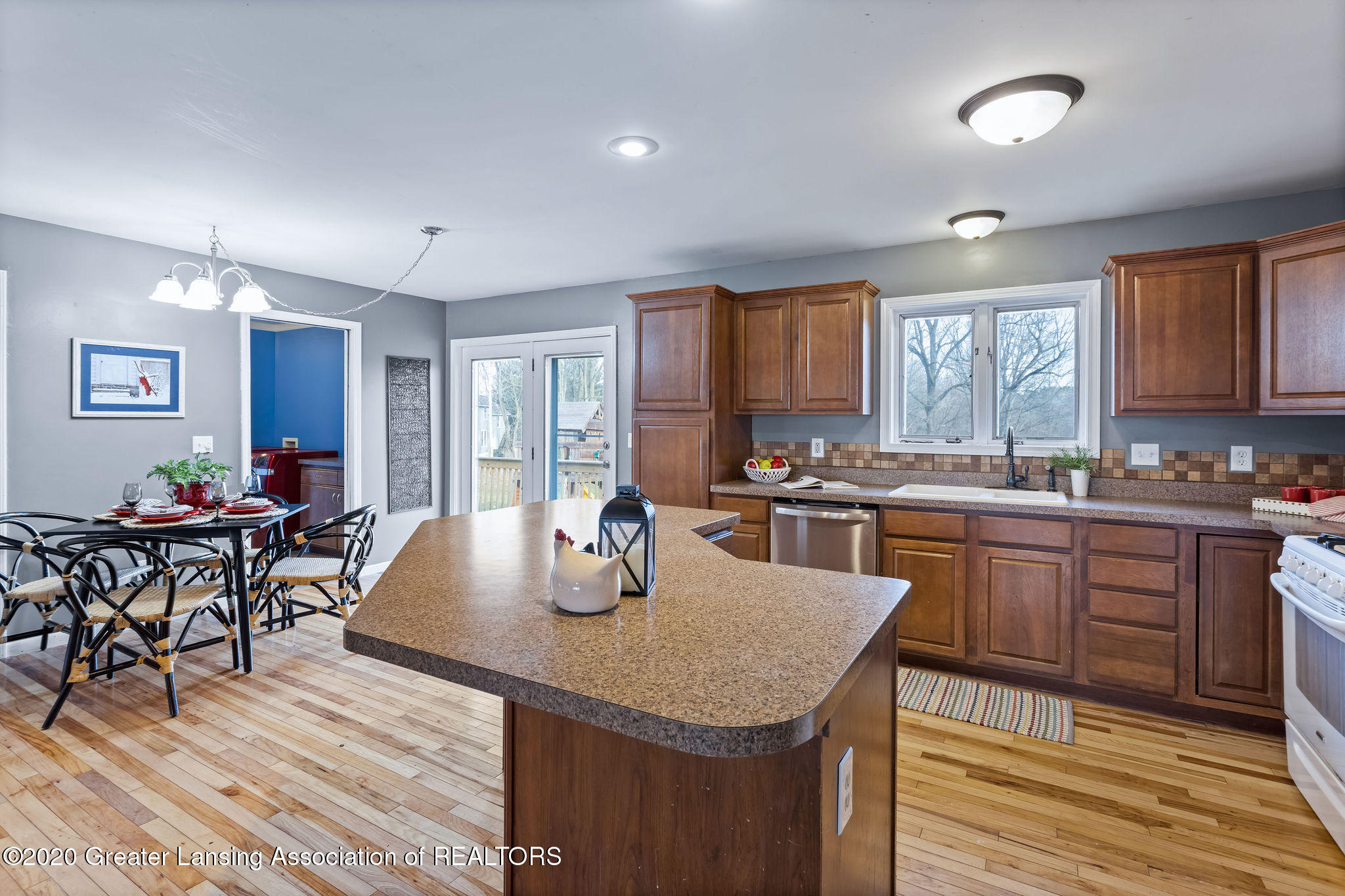 13065 Center Road Bath, MI 48808 - Photo 8 of 20 kitchen