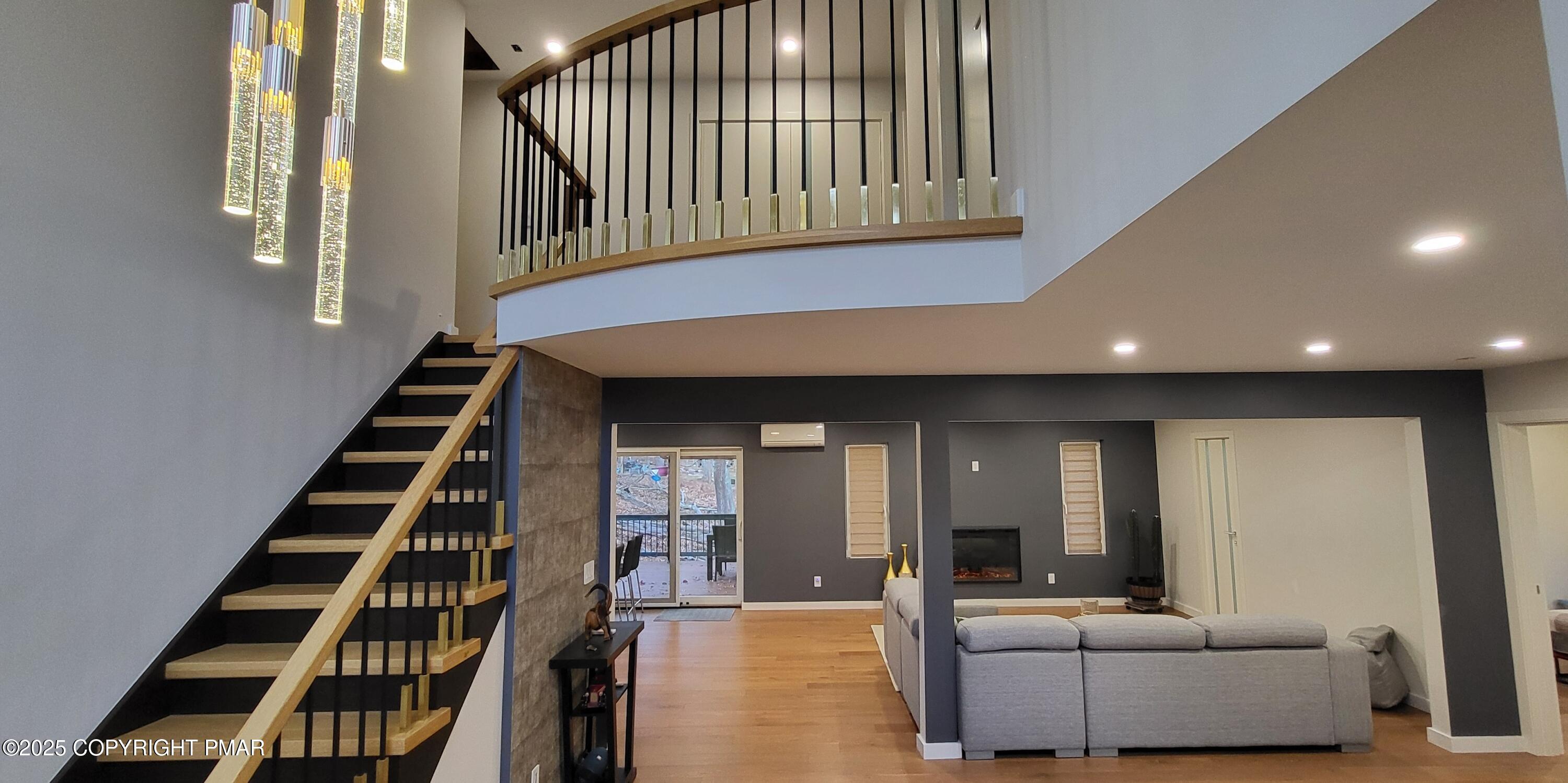 2226 Bedford Court Bushkill, PA 18371 - Photo 6 of 79 20251111_153027